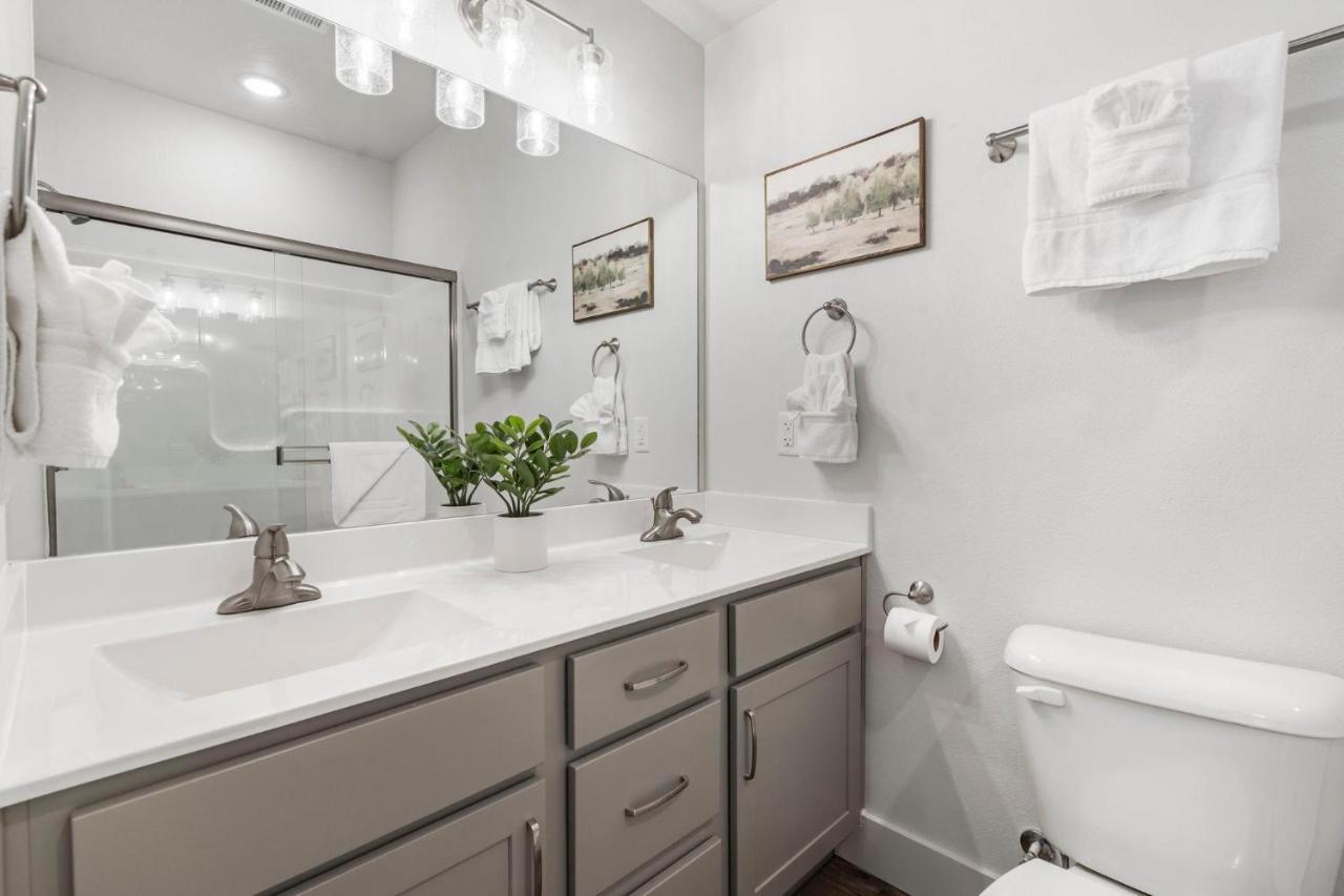 Lakeshore Living ブランソン エクステリア 写真