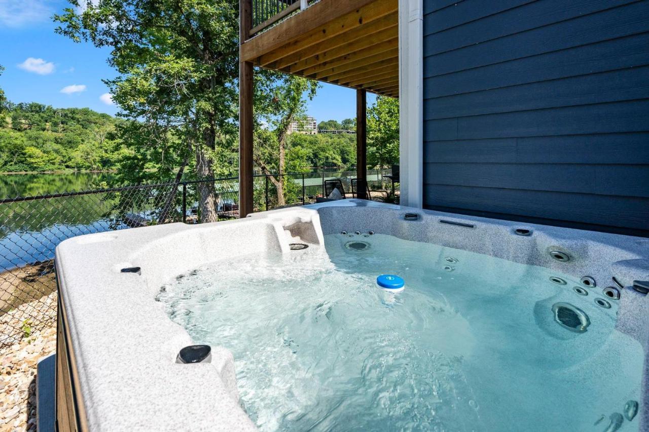 Lakeshore Living ブランソン エクステリア 写真