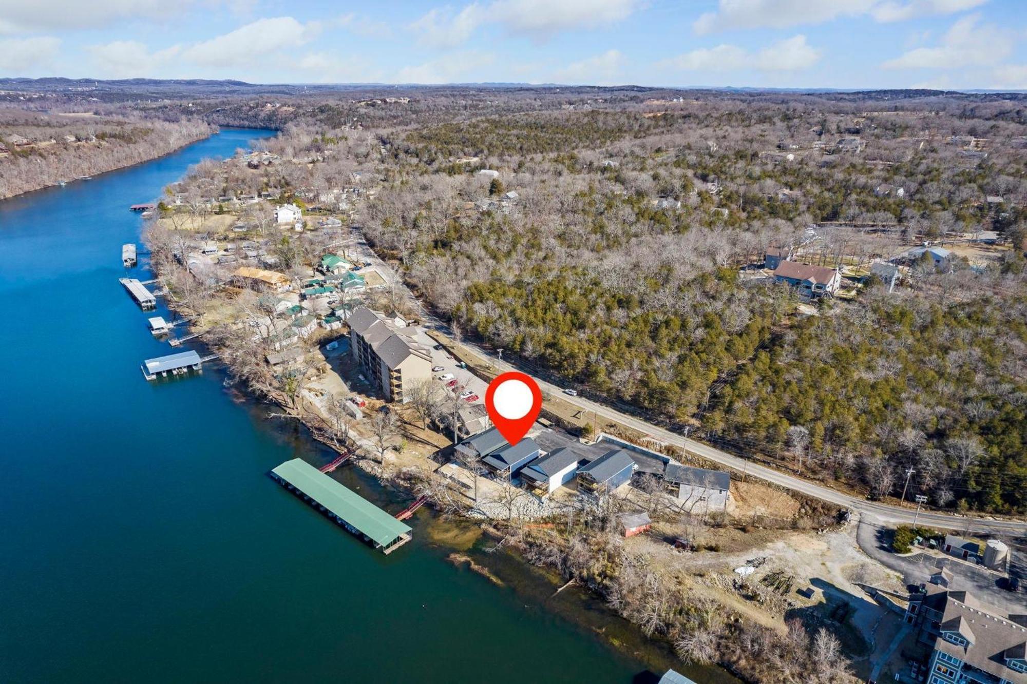 Lakeshore Living ブランソン エクステリア 写真