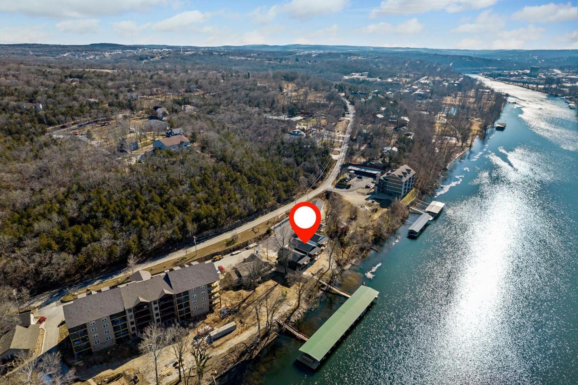 Lakeshore Living ブランソン エクステリア 写真
