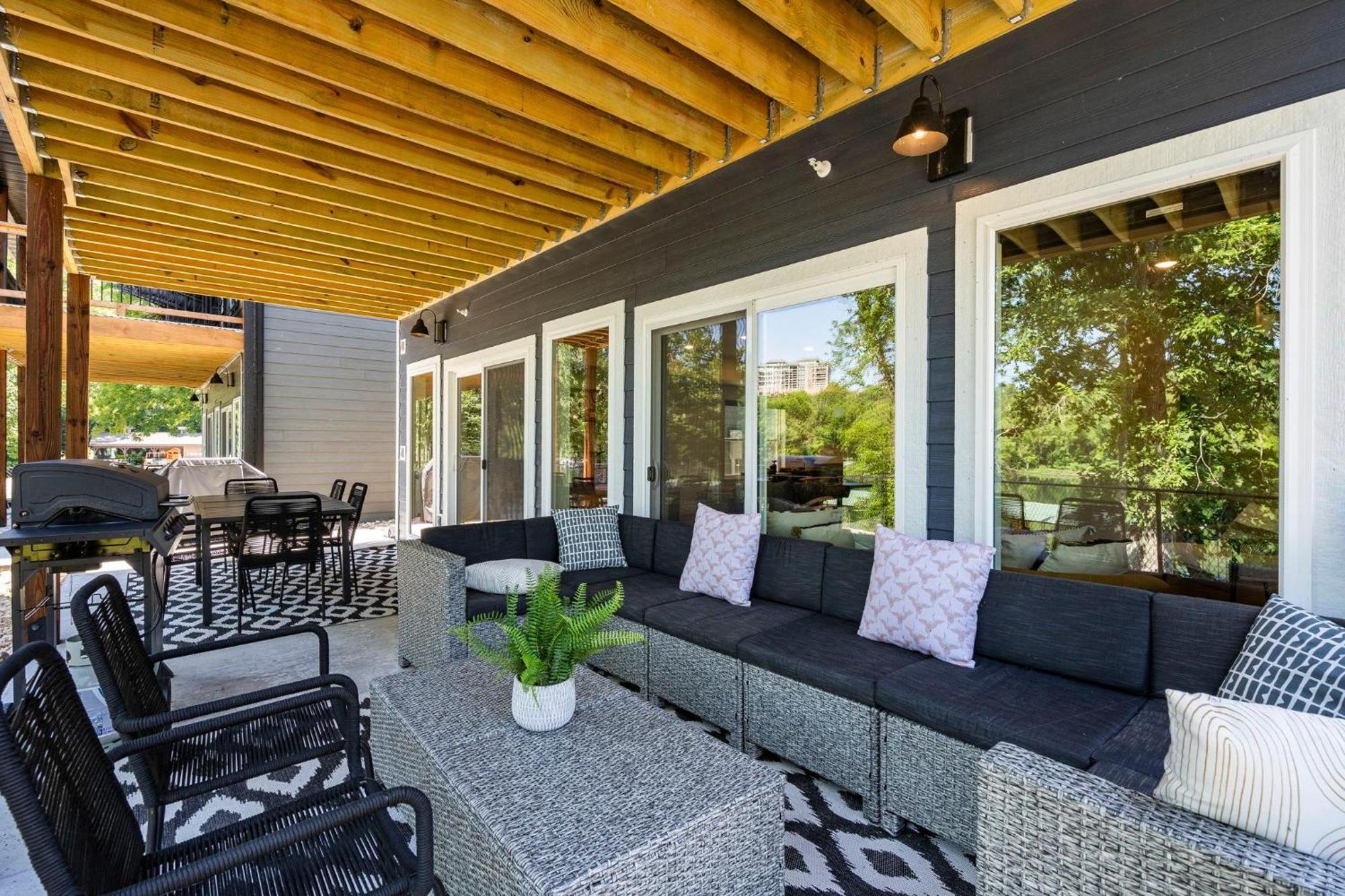 Lakeshore Living ブランソン エクステリア 写真