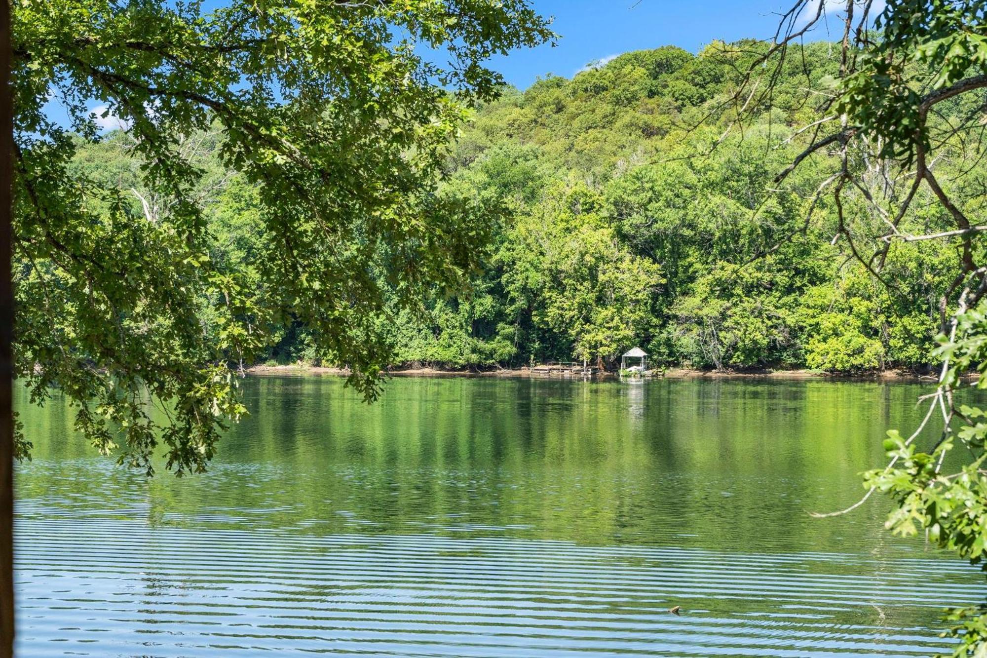 Lakeshore Living ブランソン エクステリア 写真