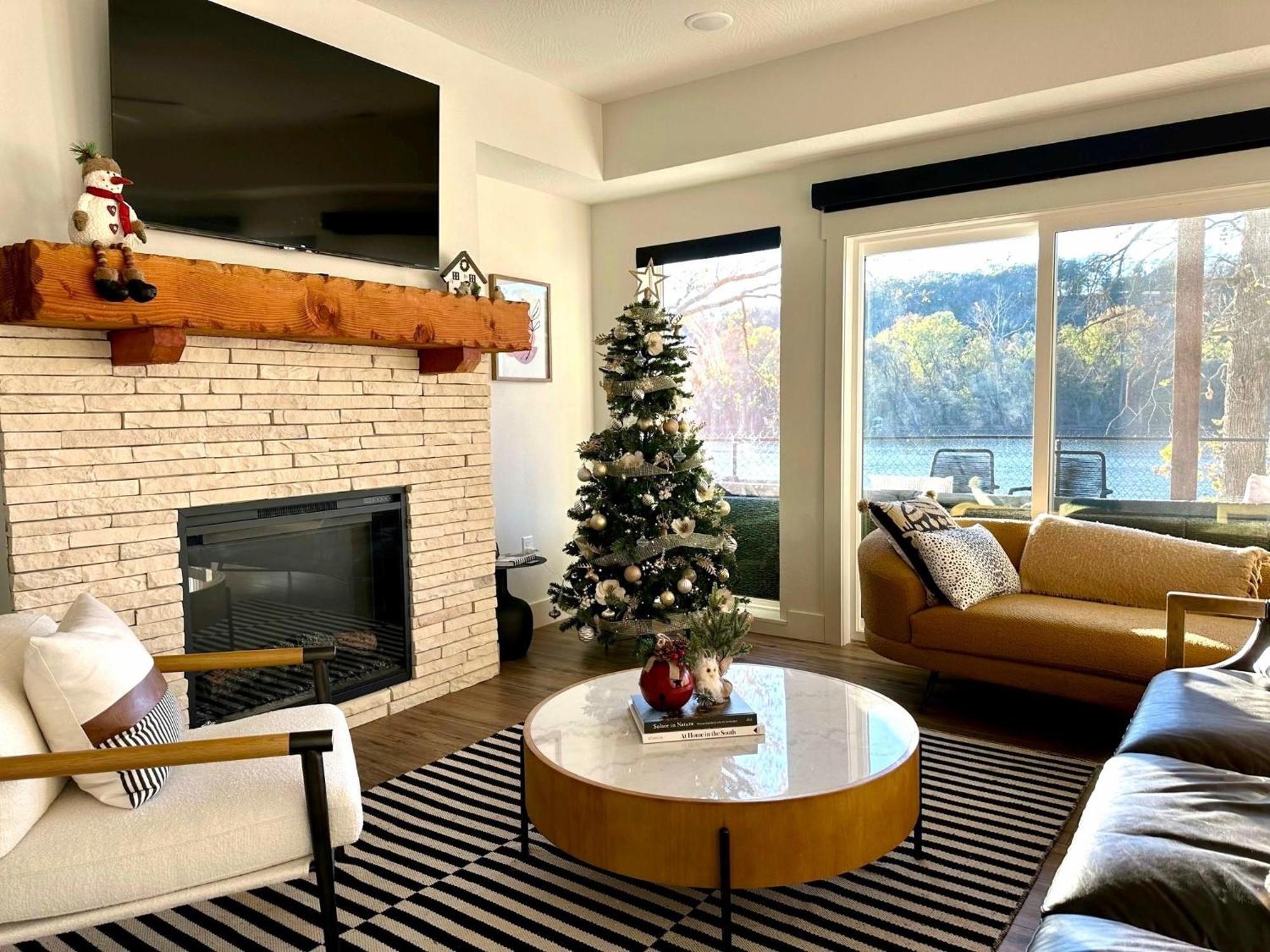 Lakeshore Living ブランソン エクステリア 写真