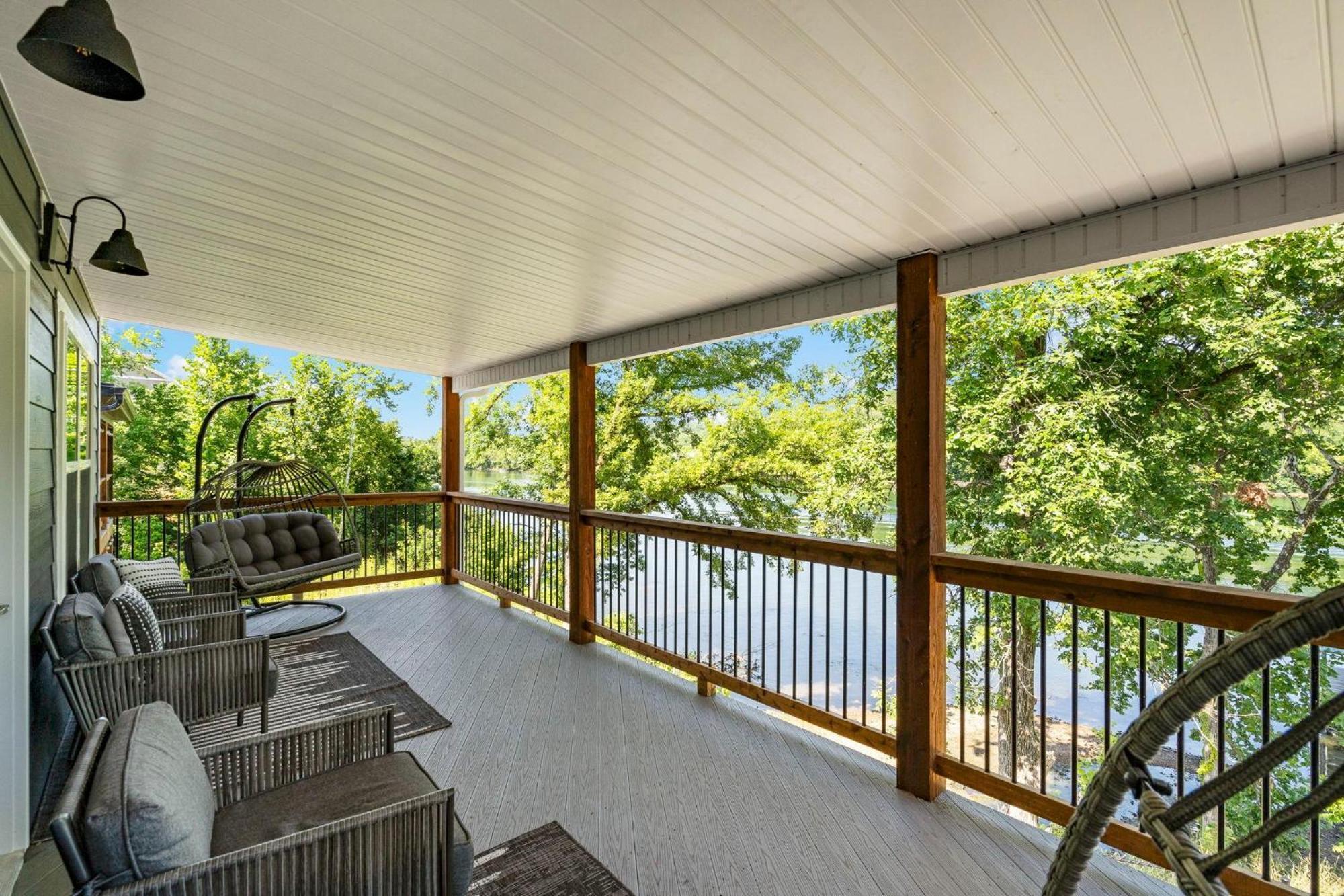 Lakeshore Living ブランソン エクステリア 写真